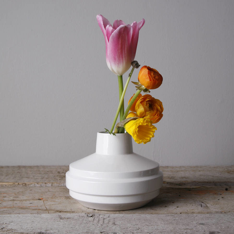 Low Edged vase, white